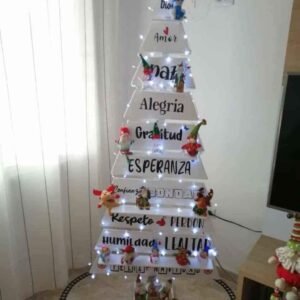 ARBOL DE NAVIDAD EN MADERA